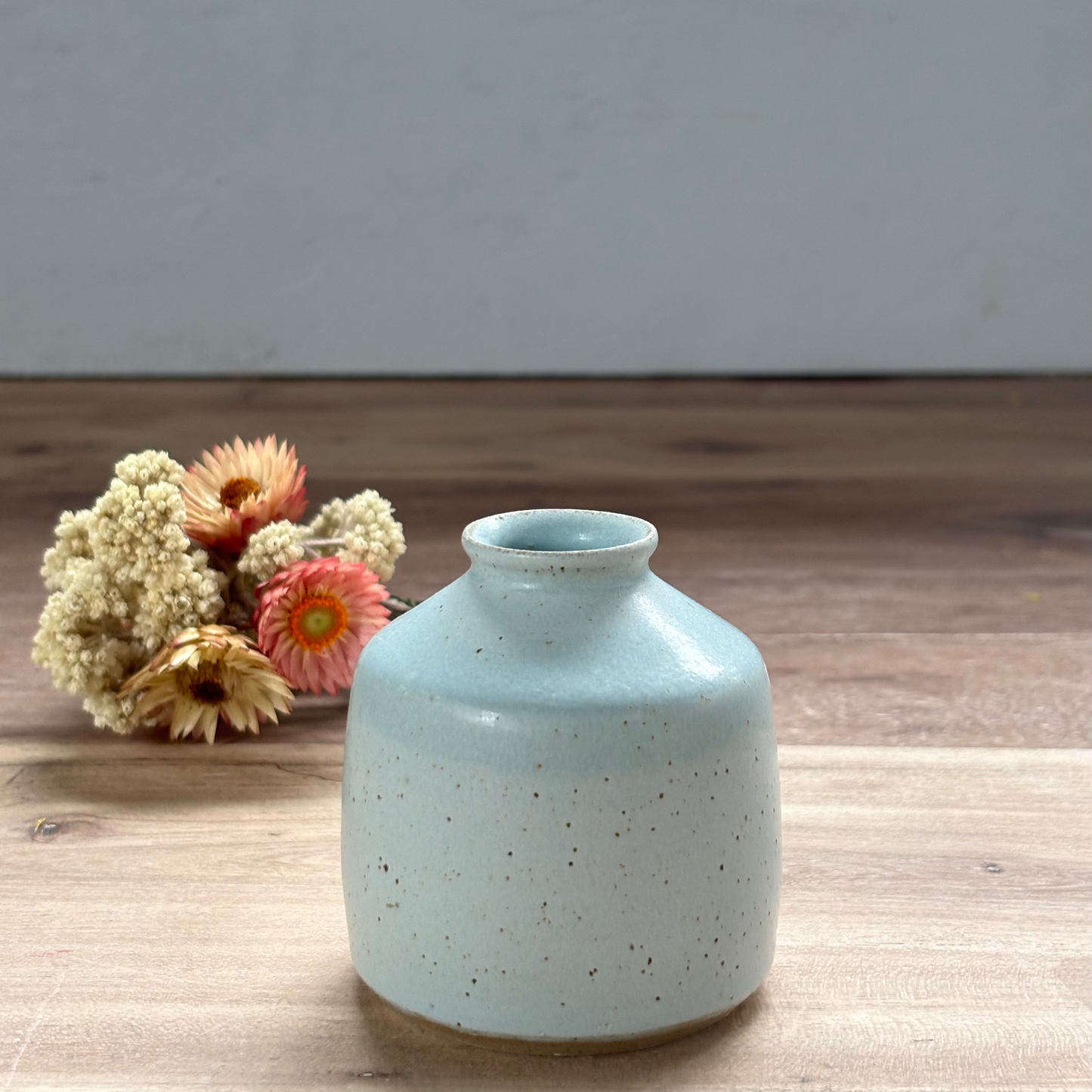 Ink Pot Vase & flowers - Soft Sky